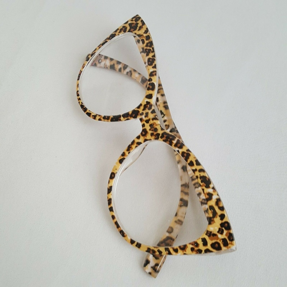 +2.00 Animal Print  Betsey Johnson Readers Glasses - Picture 3 of 5
